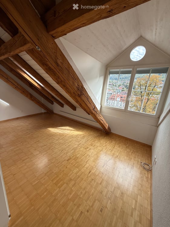 Charmante 5.5-Zimmer-Dachwohnung an der Bäderstrasse in Baden 3