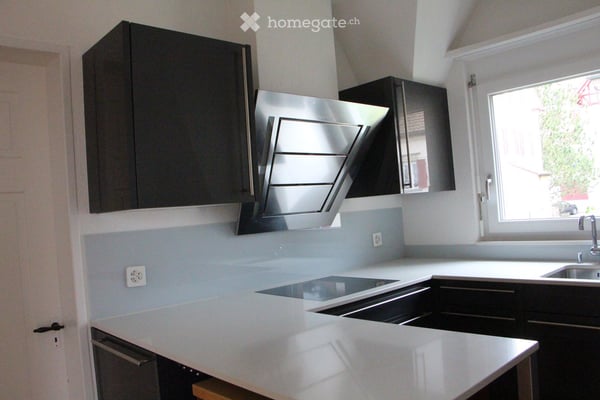 Sonnige 4.5-Zimmer-Maisonette-Dachwohnung mit Balkon und Dachterrasse an ruhiger Lage 6