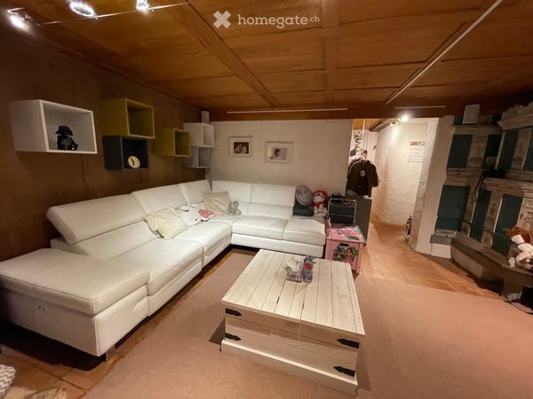 Charmante 5.5-Zimmer-Altbauwohnung in Neunforn – Ruhige Lage mit schöner Aussicht 7
