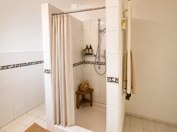 Grosszügige 5.5-Zimmer- dreistöckige Maisonettewohnung in Wallenwil 8