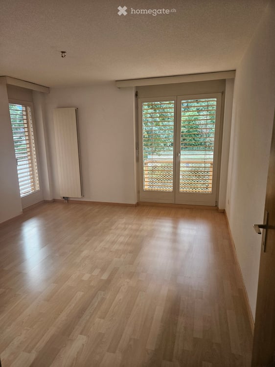 Dachwohnung/helle 3.5-Zi-Whg mit Balkon und schöner Aussicht in Schwarzenbach SG 3