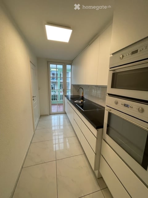 zentral & charmant Altbauwohnung mit moderner Küche und Badezimmer, Balkon und vieles mehr! 3