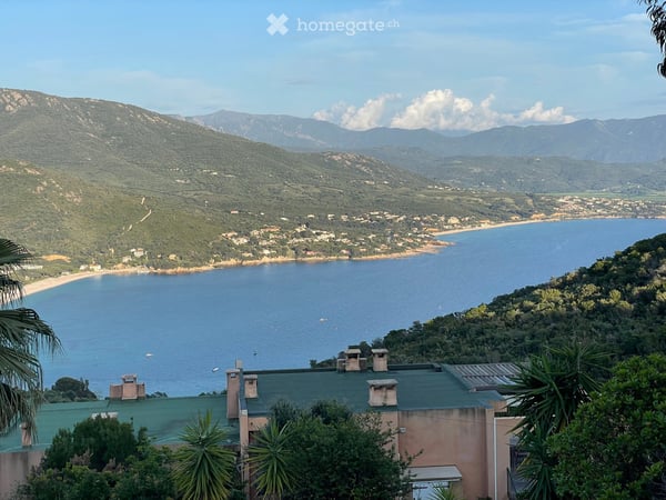 Villa auf Korsika mit Pool in traumhafter Lage am Meer