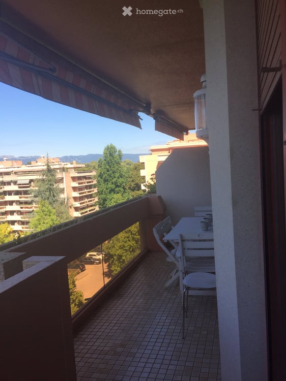 Appartement lumineux de 4.5 pièces avec balcon et belle vue – Genève 1208 6
