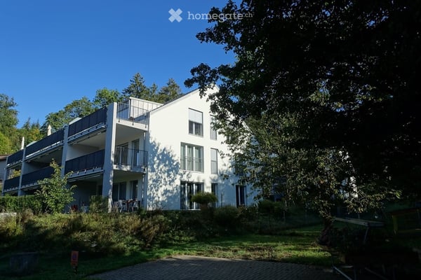 Helle 3.5-Zimmer-Wohnung mit Balkon und schöner Aussicht