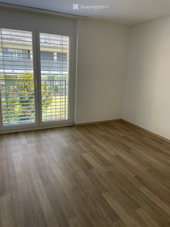 Helle 3.5-Zimmer-Wohnung mit Balkon und schöner Aussicht 7