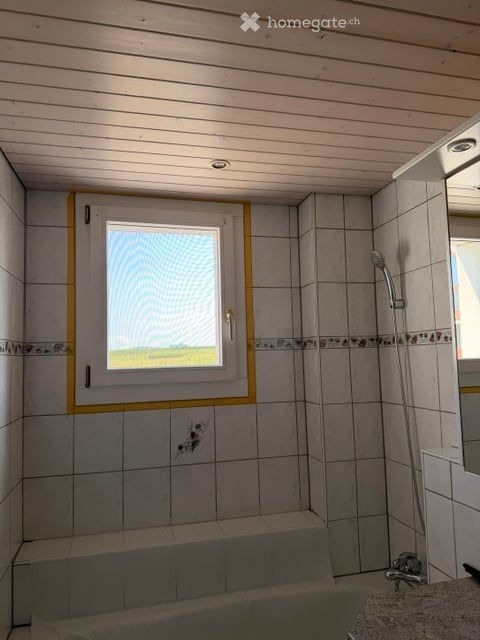 Charmante 4-Zimmer-Wohnung mit Balkon und Parkplatz in Bern 8