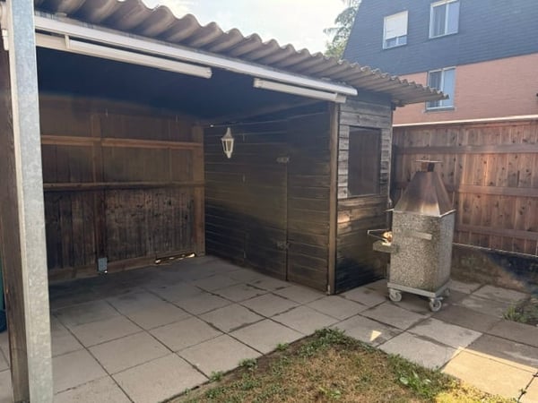 Charmante 4-Zimmer-Wohnung mit Balkon und Parkplatz in Bern 2