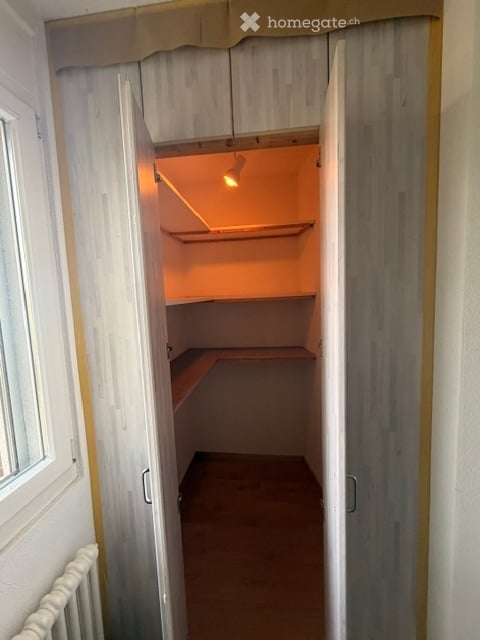 Charmante 4-Zimmer-Wohnung mit Balkon und Parkplatz in Bern 11