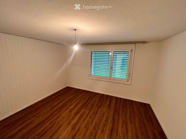 Helle 4.5-Zimmer-Wohnung mit Balkon und Gartenzugang in Menzberg 9