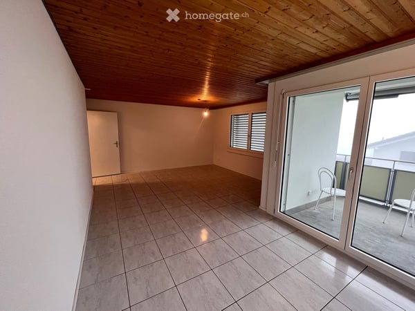 Helle 4.5-Zimmer-Wohnung mit Balkon und Gartenzugang in Menzberg 3