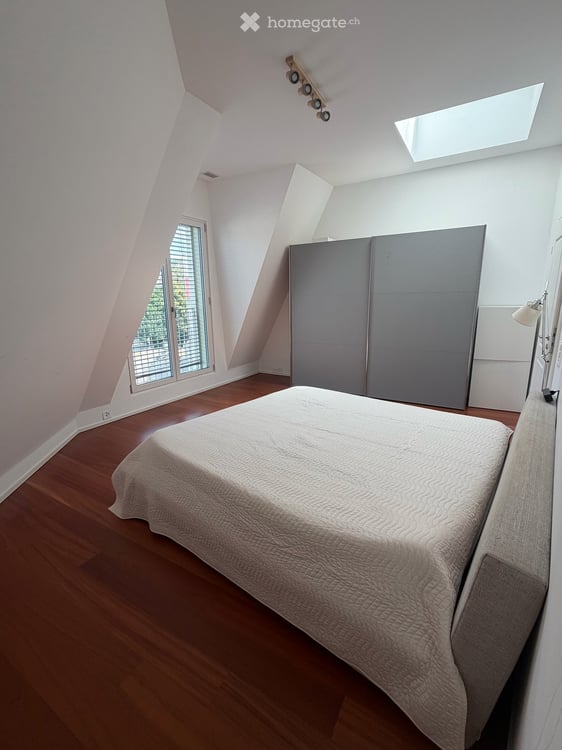 Elegante 2.5-Zimmer-Dachwohnung mit 34 m2 Dachterrasse an der Hottingerstrasse in Zürich 10