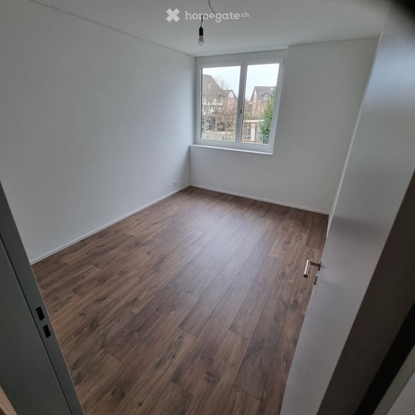 Helle 4.5-Zimmer-Neubauwohnung (113 m²) im Erdgeschoss in Cham mit gedecktem Sitzplatz & Garten 5