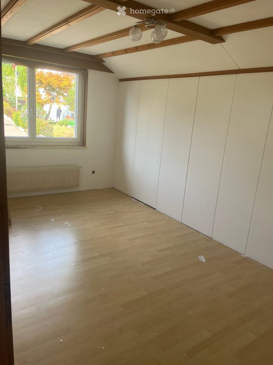 Freistehendes 5.5-Zimmer-Einfamilienhaus mit Galerie und herrlicher Berg- und Seesicht 10