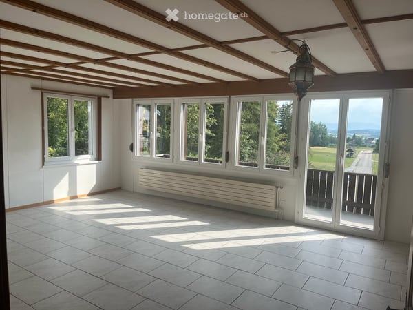 Freistehendes 5.5-Zimmer-Einfamilienhaus mit Galerie und herrlicher Berg- und Seesicht 4