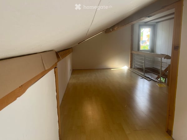 Freistehendes 5.5-Zimmer-Einfamilienhaus mit Galerie und herrlicher Berg- und Seesicht 7