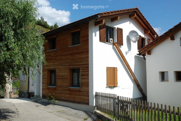 Ruhige Erdgeschosswohnung in Clugin, Graubünden 1