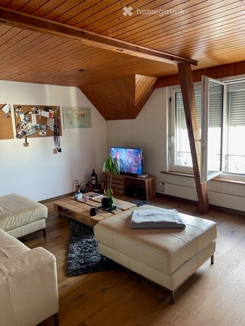 Charmante 3.5-Zimmer-Dachwohnung in historischem Gebäude in Herisau 4