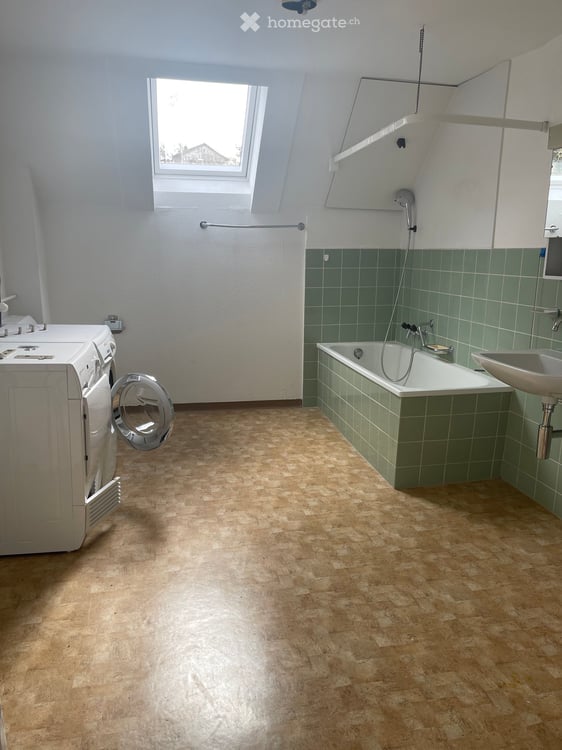Charmante 3.5-Zimmer-Dachwohnung in historischem Gebäude in Herisau 17
