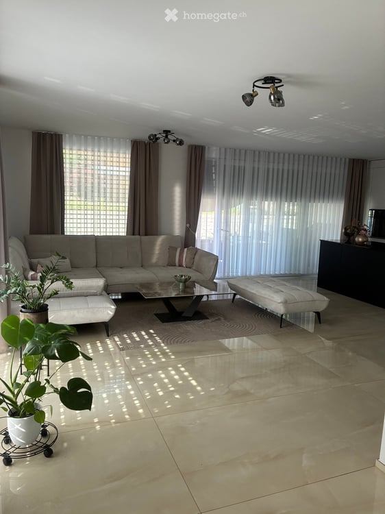 Modernes 4.5-Zimmer-Doppeleinfamilienhaus in Thal SG – Neubau 2023 8