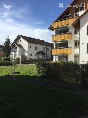 Schöne 2.5-ZWG mit Balkon 10