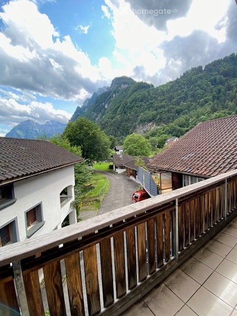 Charmante 3.5-Zimmer-Dachwohnung in Näfels – Wohnen mit Charakter und Bergblick 15