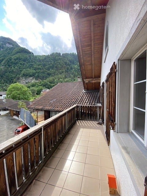Charmante 3.5-Zimmer-Dachwohnung in Näfels – Wohnen mit Charakter und Bergblick 12