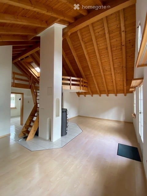 Charmante 3.5-Zimmer-Dachwohnung in Näfels – Wohnen mit Charakter und Bergblick 4