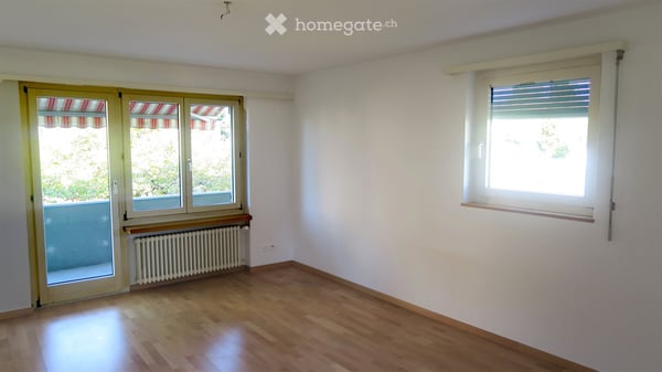 Helle 4.5-Zimmer-Wohnung mit Balkon in Pfäffikon ZH – sofort verfügbar - Tel.Nr. 0791767394 5