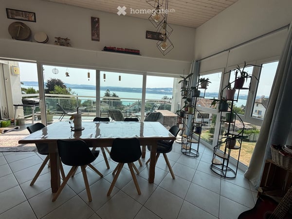 Appartement attique de 3.5 pièces avec vue sur le lac à Grandson