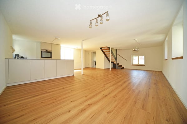 Charmante 3.5-Zimmer-Dachwohnung am Amtshausplatz in Bad Zurzach 2