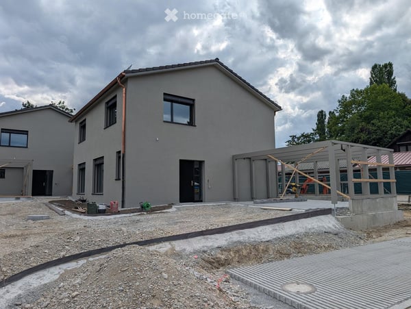 Exklusives 6 Zimmer Einfamilienhaus mit hochwertigem Ausbaustandard in Neuwilen TG 3