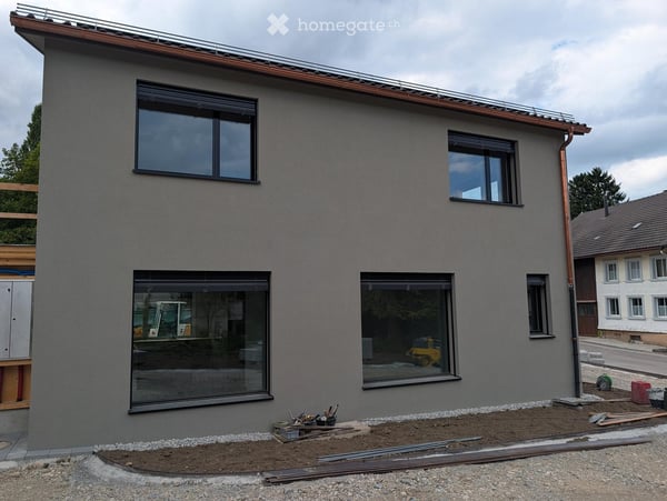 Exklusives 6 Zimmer Einfamilienhaus mit hochwertigem Ausbaustandard in Neuwilen TG 2