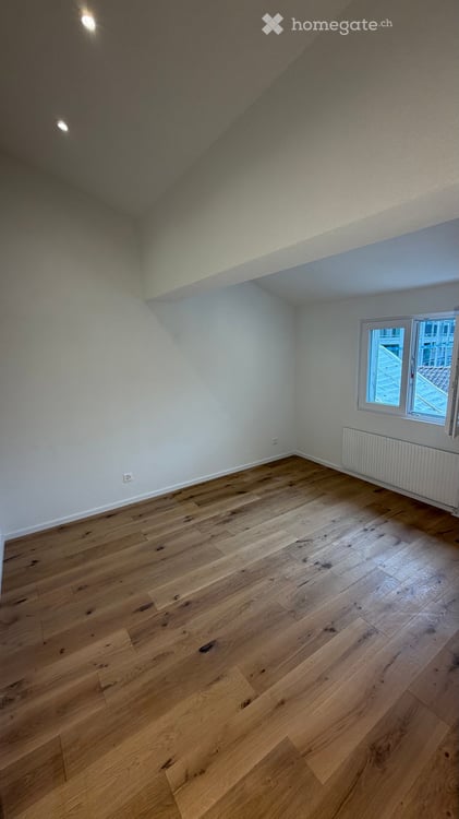 Charmante 3.5-Zimmer-Dachwohnung in Zizers – modern renoviert mit Balkon und schöner Aussicht 8