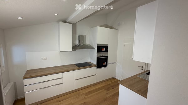 Charmante 3.5-Zimmer-Dachwohnung in Zizers – modern renoviert mit Balkon und schöner Aussicht 11