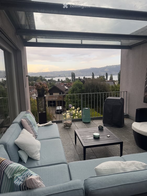Modernes 6.5-Zimmer-Reihenhaus mit Garten und Seesicht in Hünenberg See 2