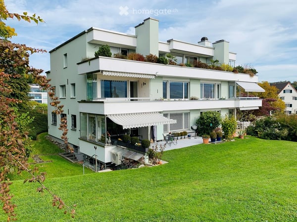 Charmante 3.5-Zimmer-Wohnung mit Seesicht und Balkon in Stäfa