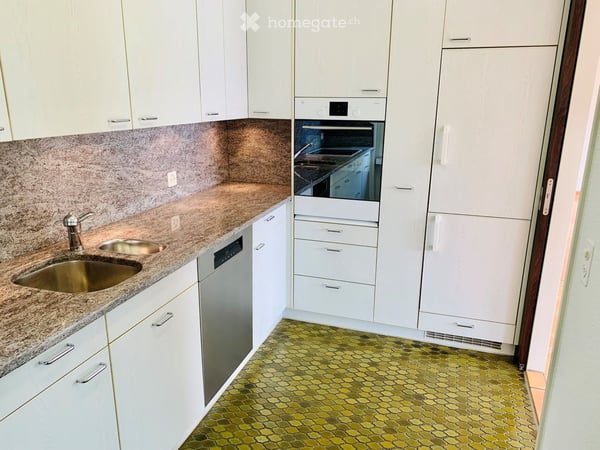 Charmante 3.5-Zimmer-Wohnung mit Seesicht und Balkon in Stäfa 17