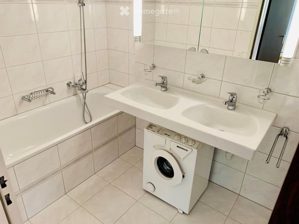 Charmante 3.5-Zimmer-Wohnung mit Seesicht und Balkon in Stäfa 24
