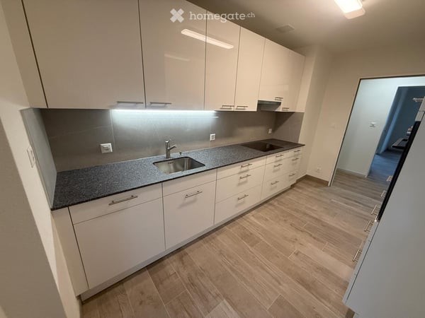 Charmante 4-Zimmer-Altbauwohnung mit 2 Balkonen in Basel – ab September 2026 2