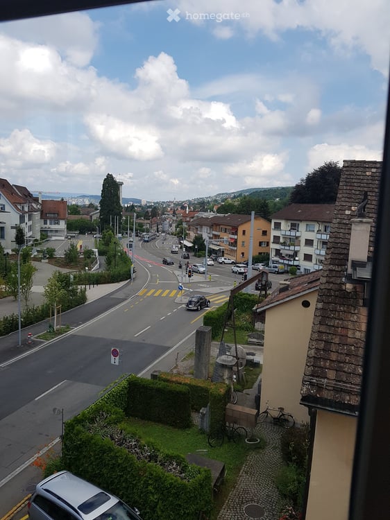 Charmante 2.5-Zimmer-Wohnung mit Aussicht in Zürich Seefeld 1