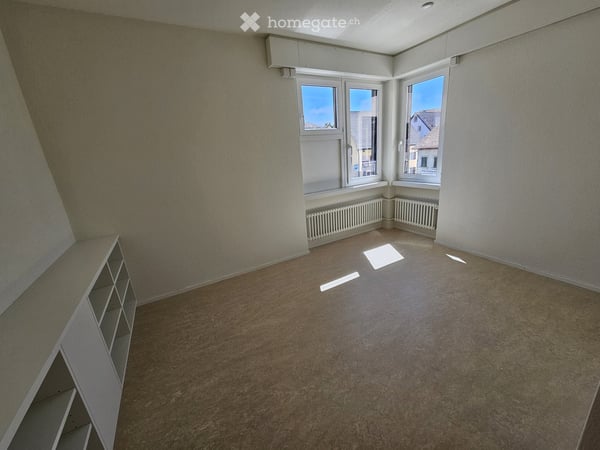 Eine Wohnperle mit zwei Eingängen und zwei Balkonen 6