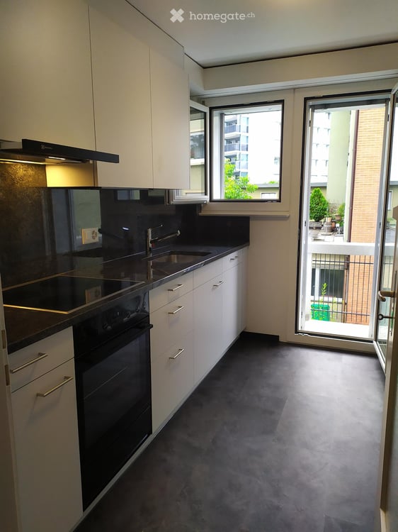 Helle und sonnige 3.5-Zimmerwohnung mit grossem Balkon in Kriens 2