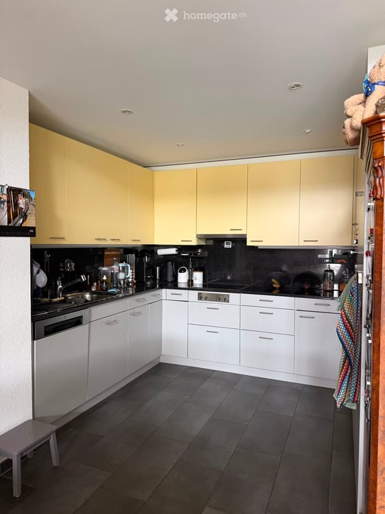 Charmante 4.5-Zimmer-Dachwohnung mit Balkon in Wettswil am Albis 3