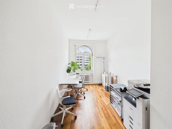 Bezugsbereites Büro (138 m²) mit Übernahmeoption für Mobiliar, zentral in Basel 3