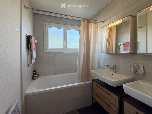 Sonnige 5.5-Zimmerwohnung mit Weitblick + Hobbyraum und Waschen 10
