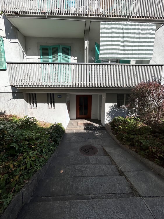Mehrfamilienhaus an attraktiver Wohnlage im Iselin-Quartier 2