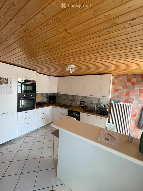Grand 3,5 pièces lumineux avec cuisine neuve et balcon – Centre de Gland 4
