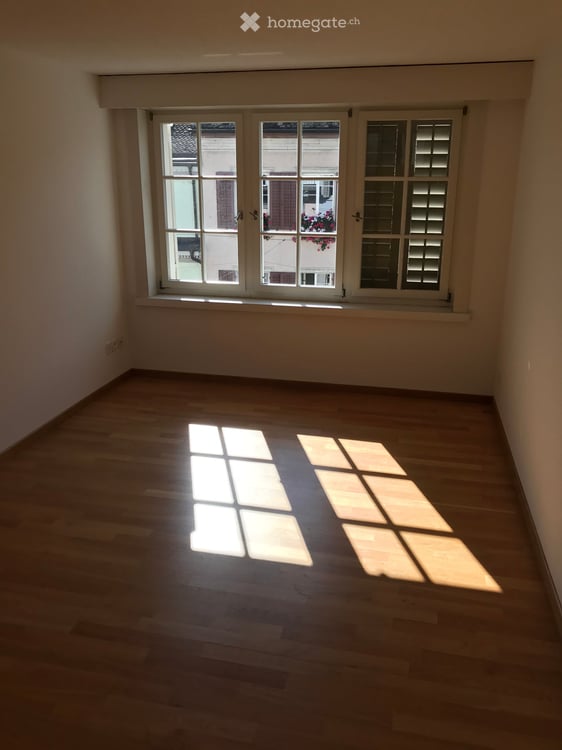 Sonnige 3.5-Zimmer-Dachwohnung mit Traumterrasse mitten in Zürich 10