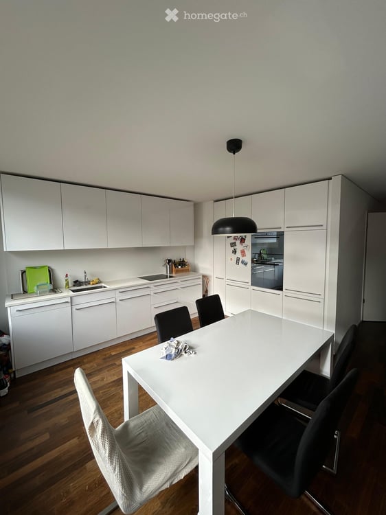 Room in Spacious 4.5-Room Apartment, Turbinenstrasse 31 4